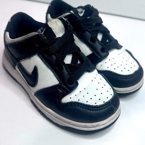 Pre-owned Nike Kids Black and White Sneakers Sz.8